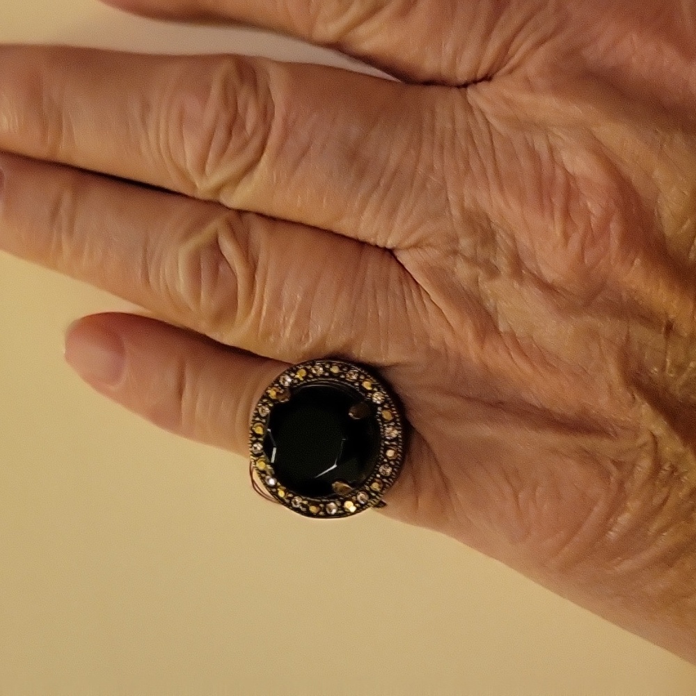 Sorrelli black/gold ring